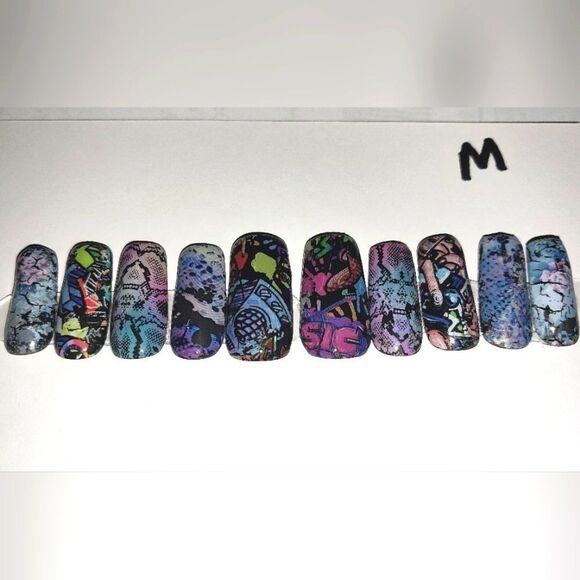 Hand crafted custom print 10pc short acrylic press on nails sz medium - Picture 4 of 6
